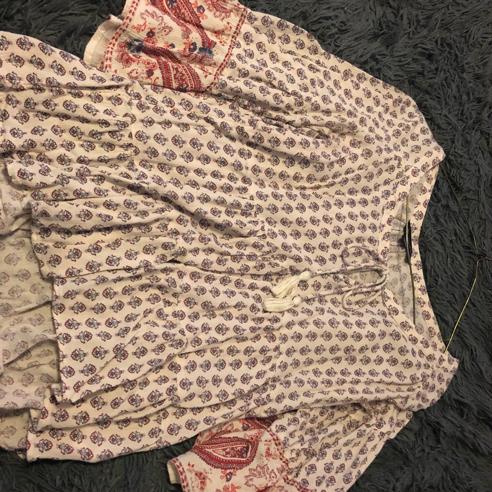 American Eagle top